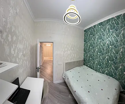 Satılır 6 otaqlı həyət evi 220 m²