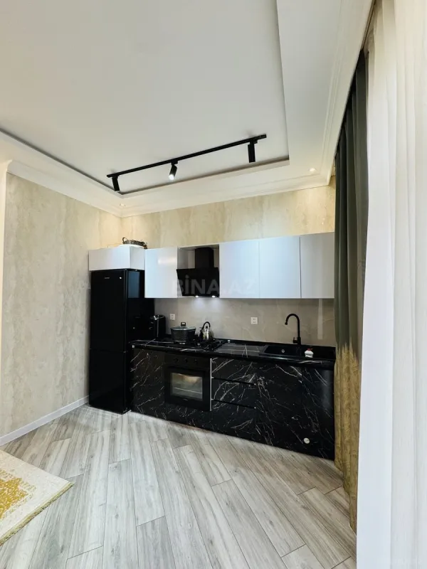 Satılır 6 otaqlı həyət evi 220 m²