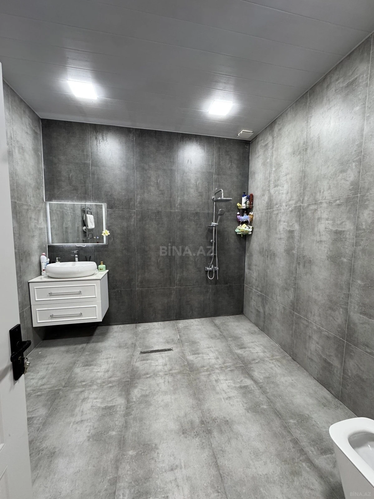 Satılır 6 otaqlı həyət evi 220 m²