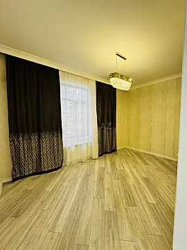 Satılır 6 otaqlı həyət evi 220 m²