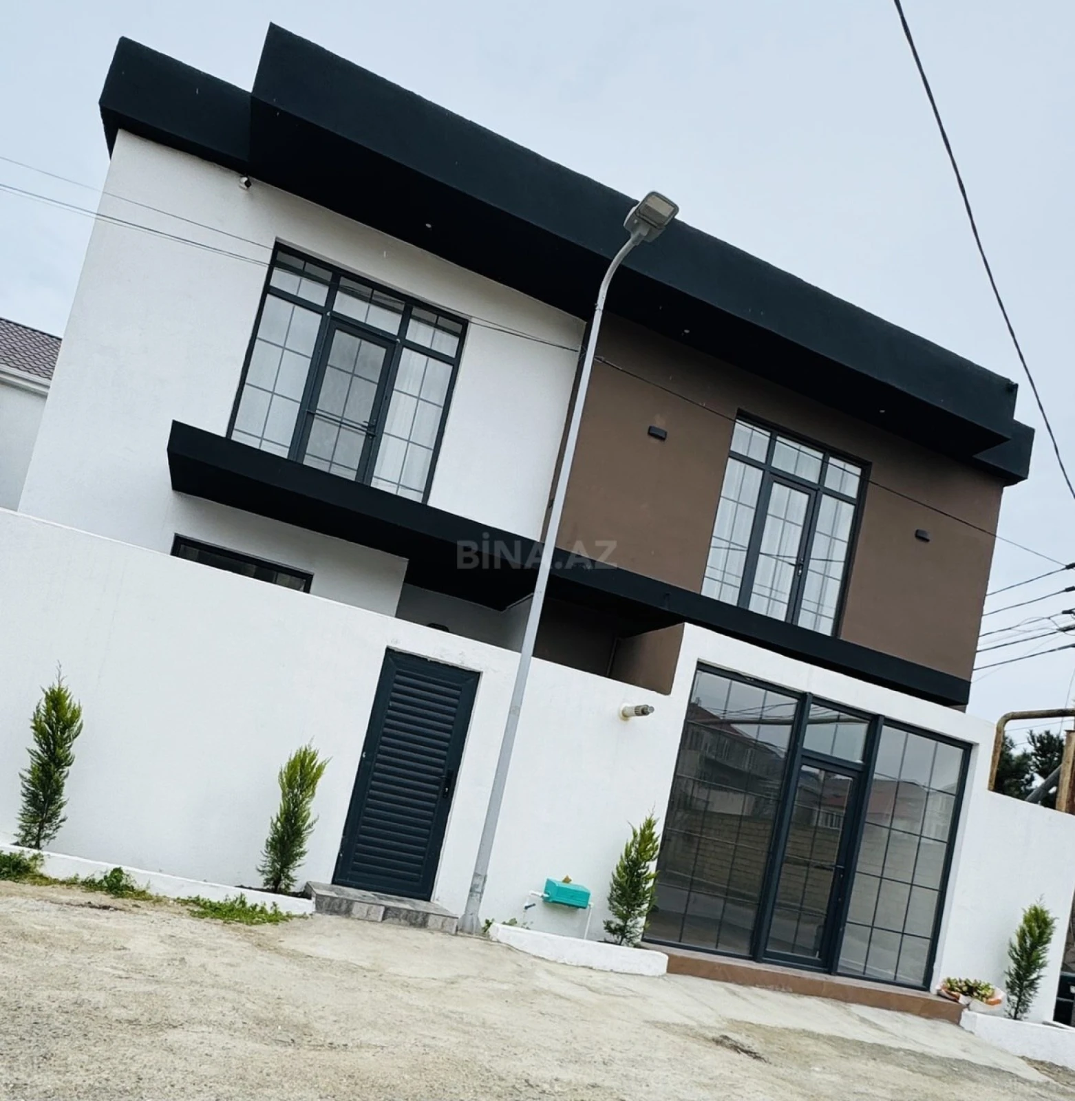 Satılır 6 otaqlı həyət evi 220 m²