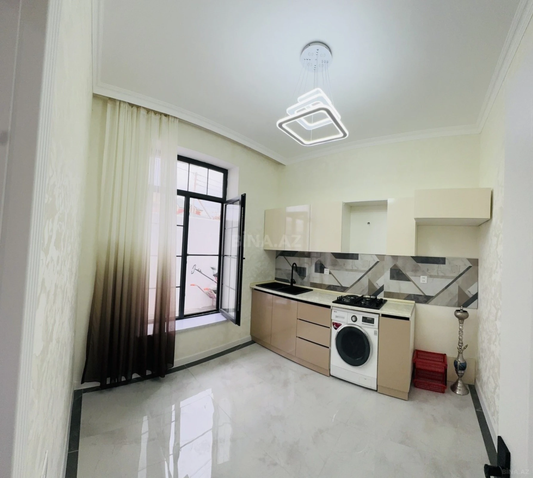 Satılır 6 otaqlı həyət evi 220 m²