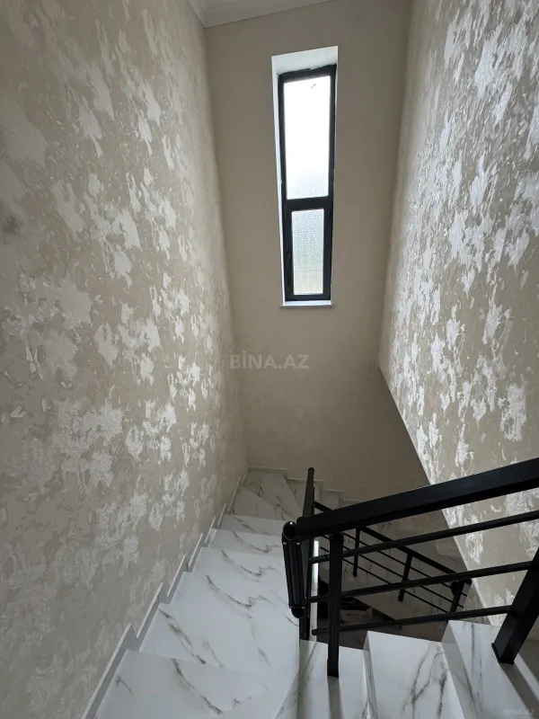 Satılır 6 otaqlı həyət evi 220 m²