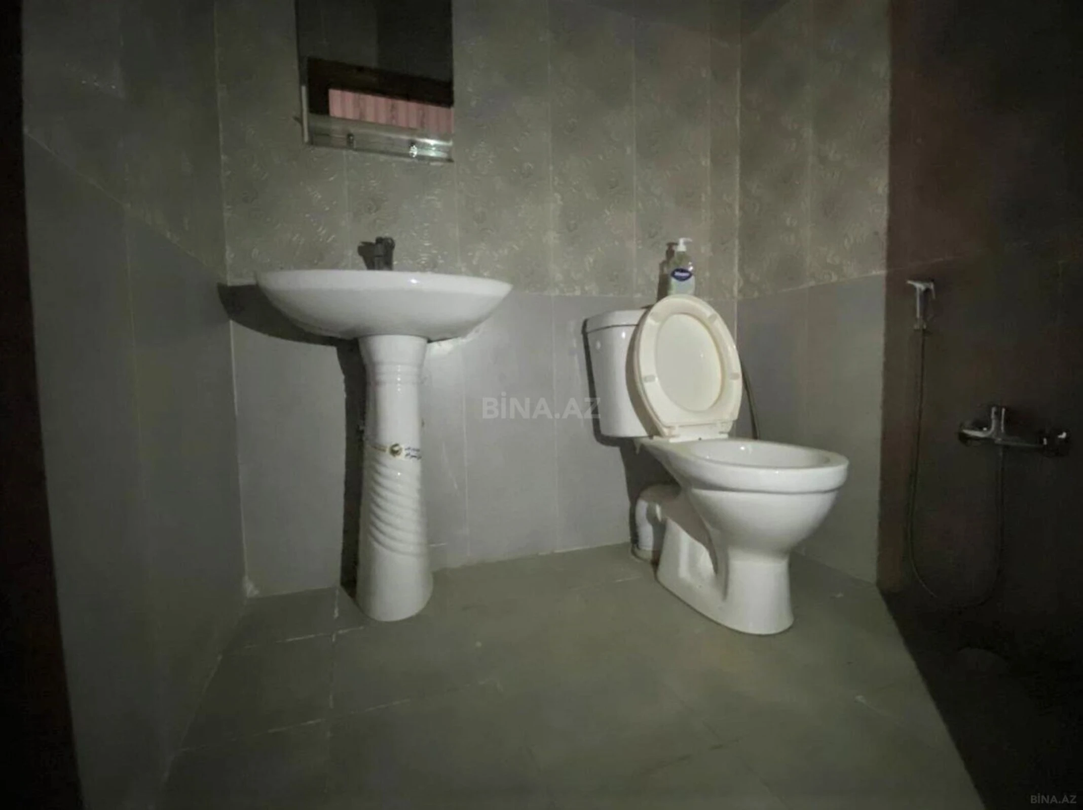Satılır 2 otaqlı mənzil 87 m²