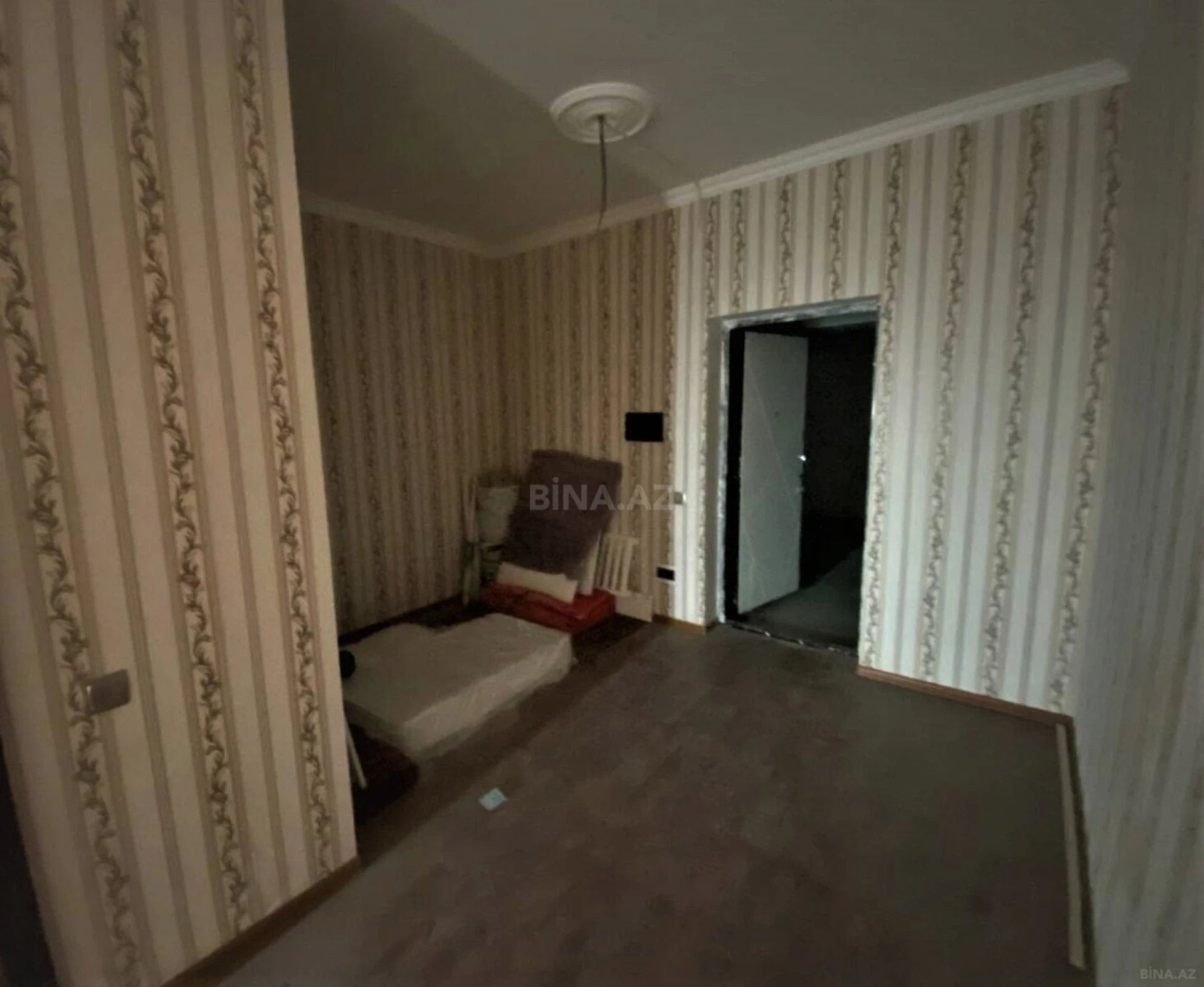 Satılır 2 otaqlı mənzil 87 m²