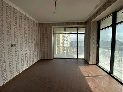 Satılır 2 otaqlı mənzil 87 m²