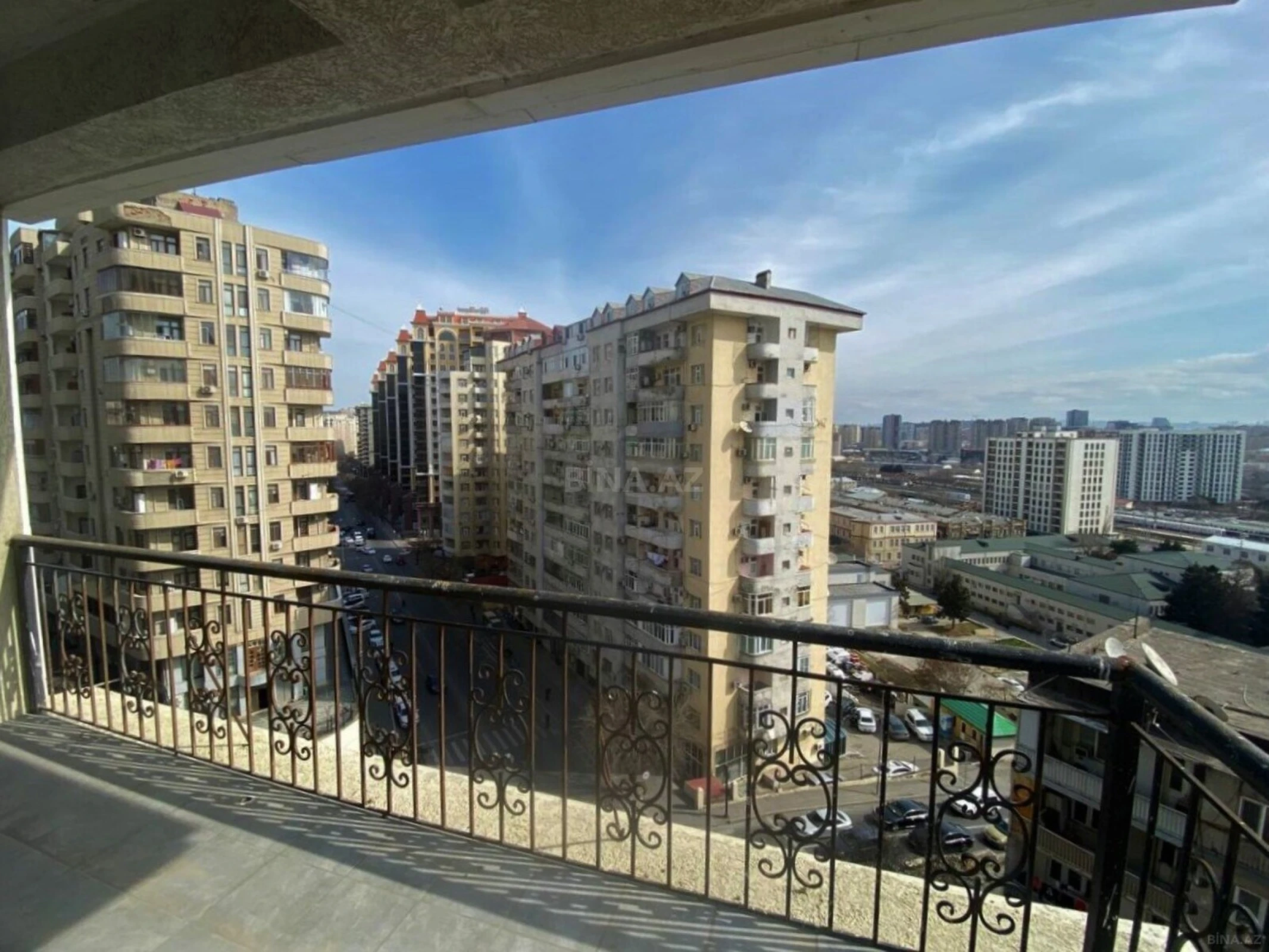 Satılır 2 otaqlı mənzil 87 m²