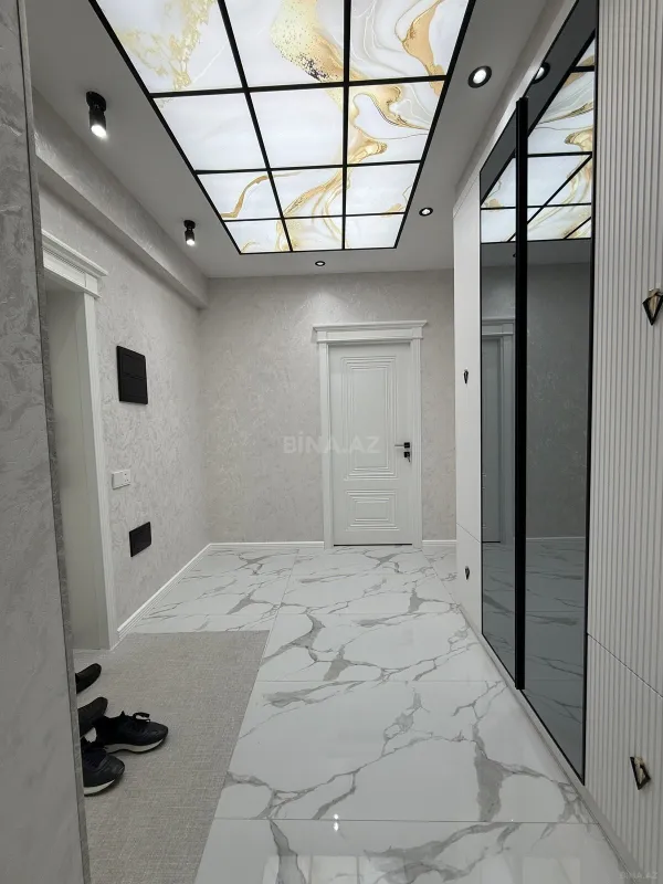 Satılır 2 otaqlı mənzil 80 m²