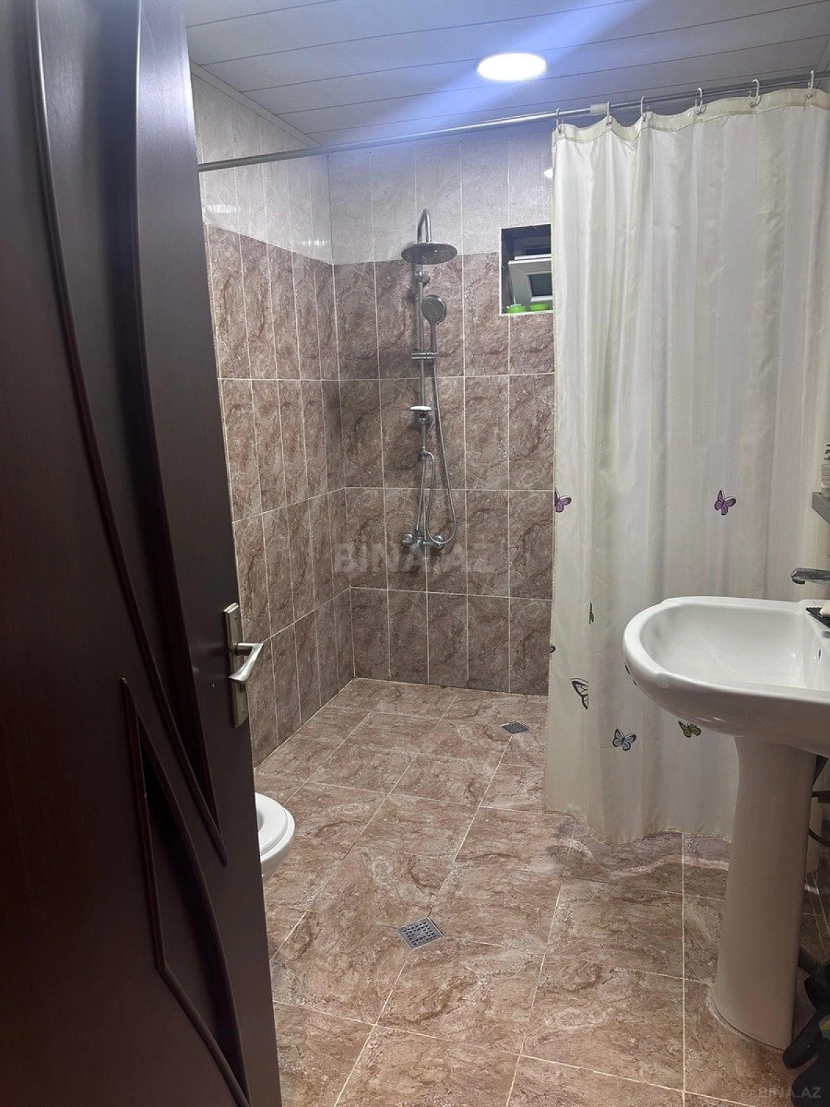 Satılır 6 otaqlı həyət evi 180 m²