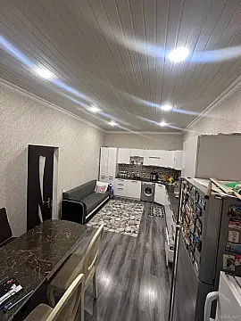Satılır 6 otaqlı həyət evi 180 m²
