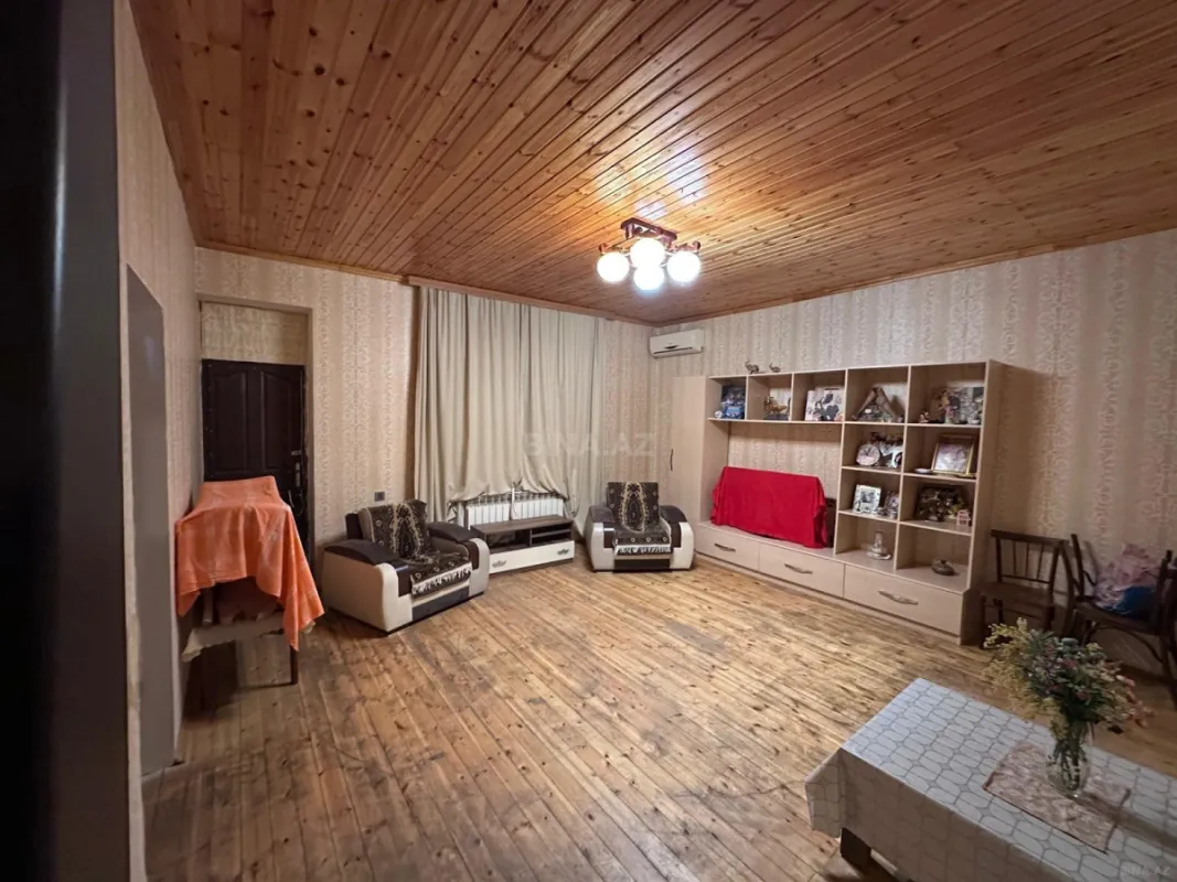 Satılır 6 otaqlı həyət evi 180 m²