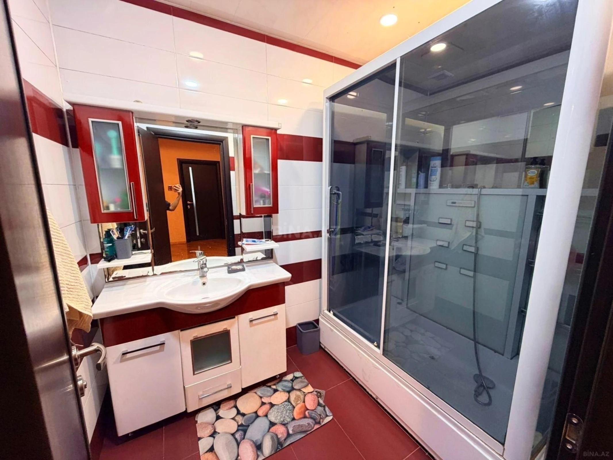 Satılır 2 otaqlı mənzil 110 m²