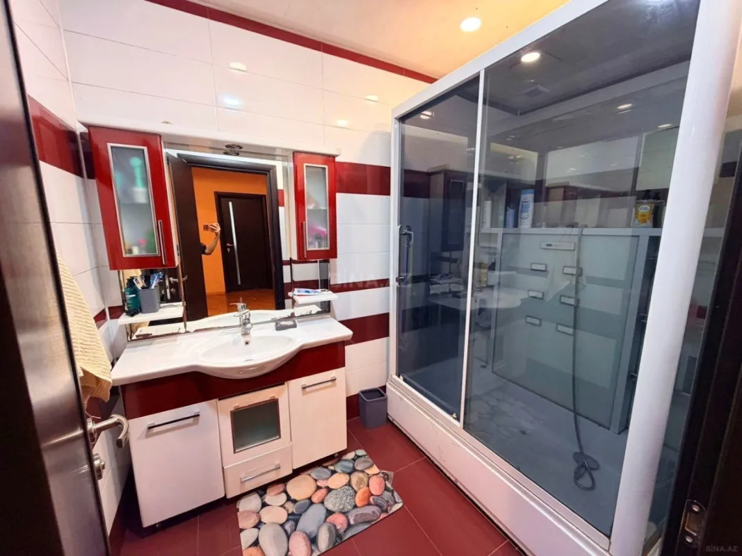 Satılır 2 otaqlı mənzil 110 m²