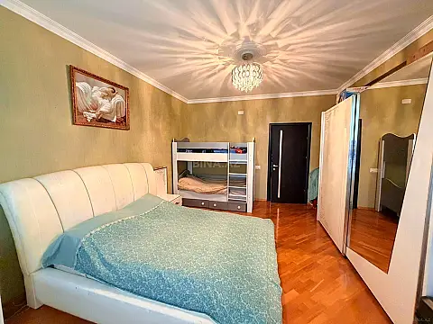 Satılır 2 otaqlı mənzil 110 m²