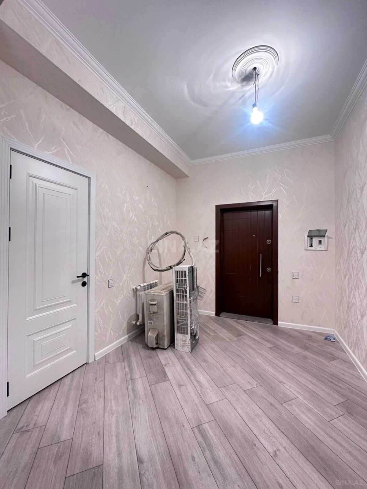 Satılır 3 otaqlı mənzil 83 m²