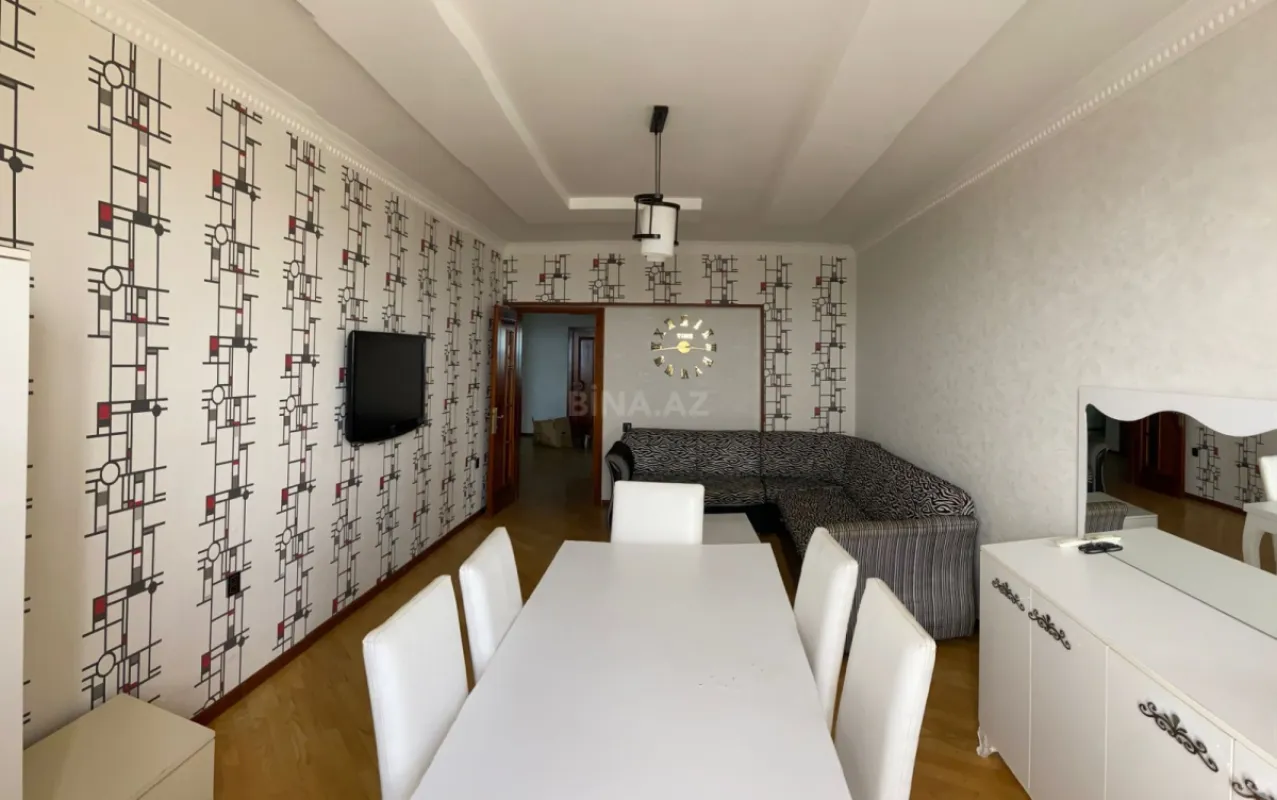 Kirayə verilir 3 otaqlı mənzil 140 m²