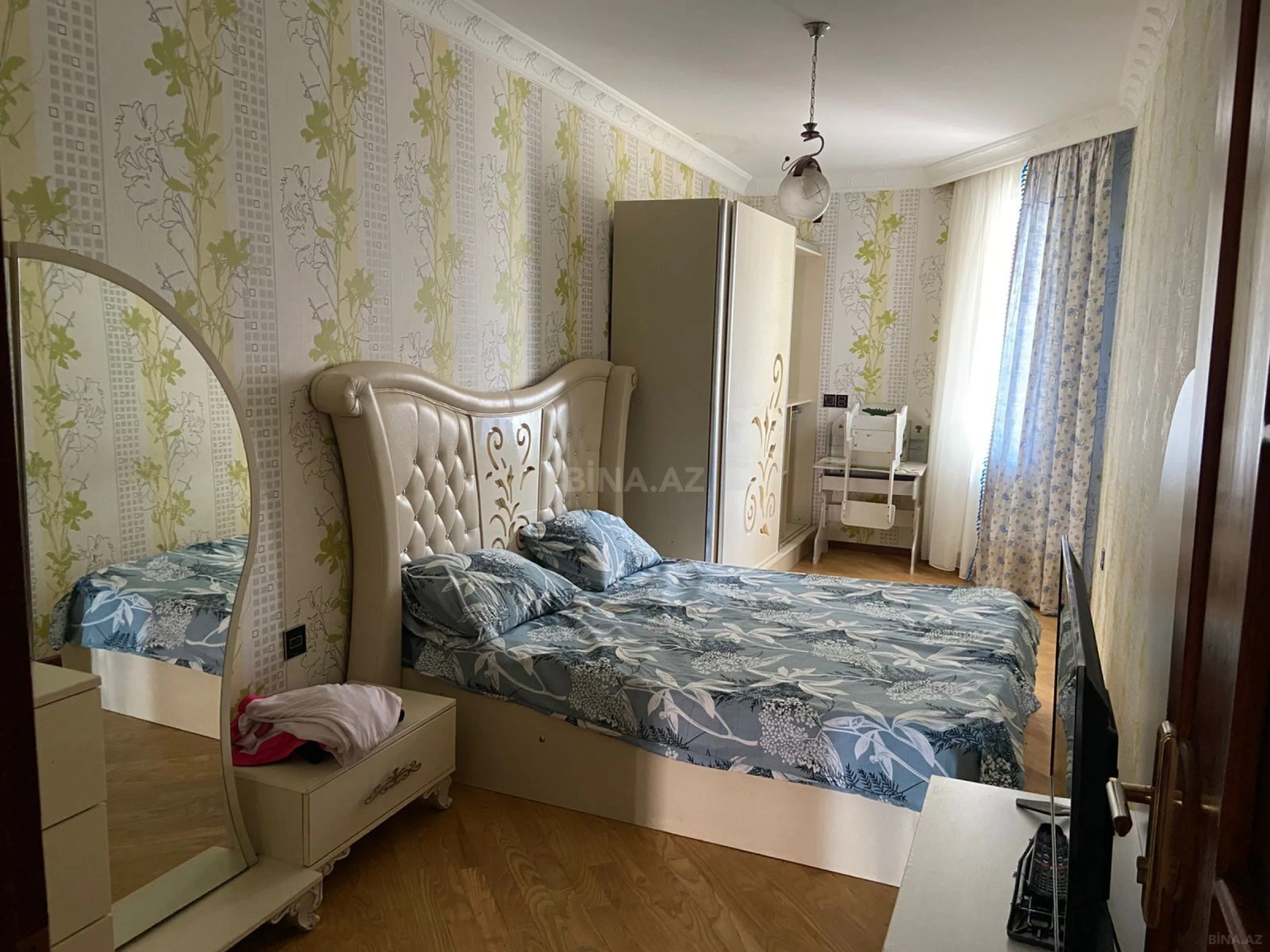 Kirayə verilir 3 otaqlı mənzil 140 m²