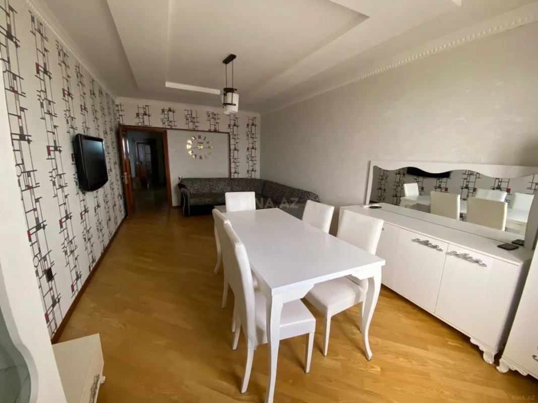 Kirayə verilir 3 otaqlı mənzil 140 m²