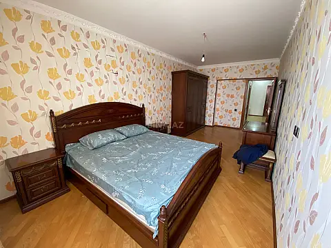 Kirayə verilir 3 otaqlı mənzil 140 m²