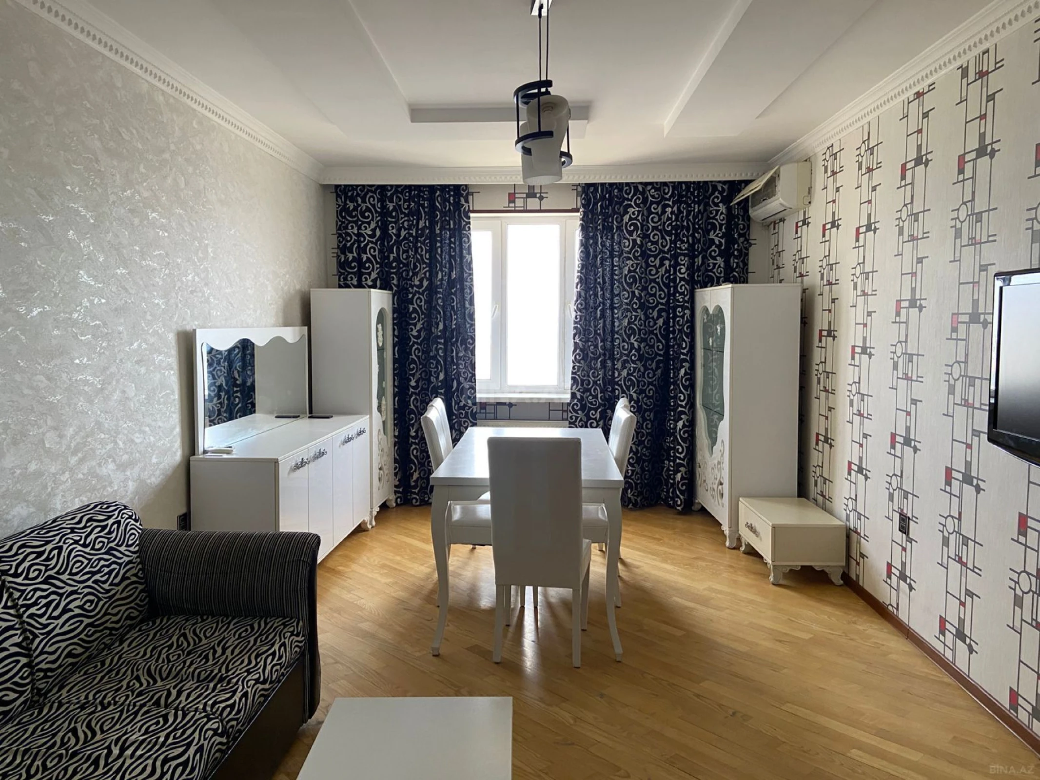 Kirayə verilir 3 otaqlı mənzil 140 m²