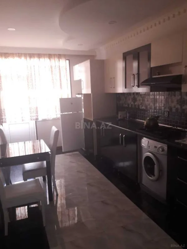 Kirayə verilir 3 otaqlı mənzil 140 m²