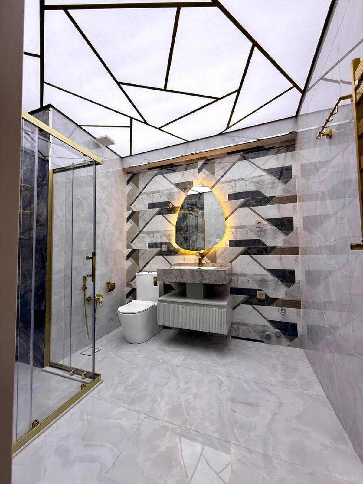 Satılır 3 otaqlı mənzil 110 m²