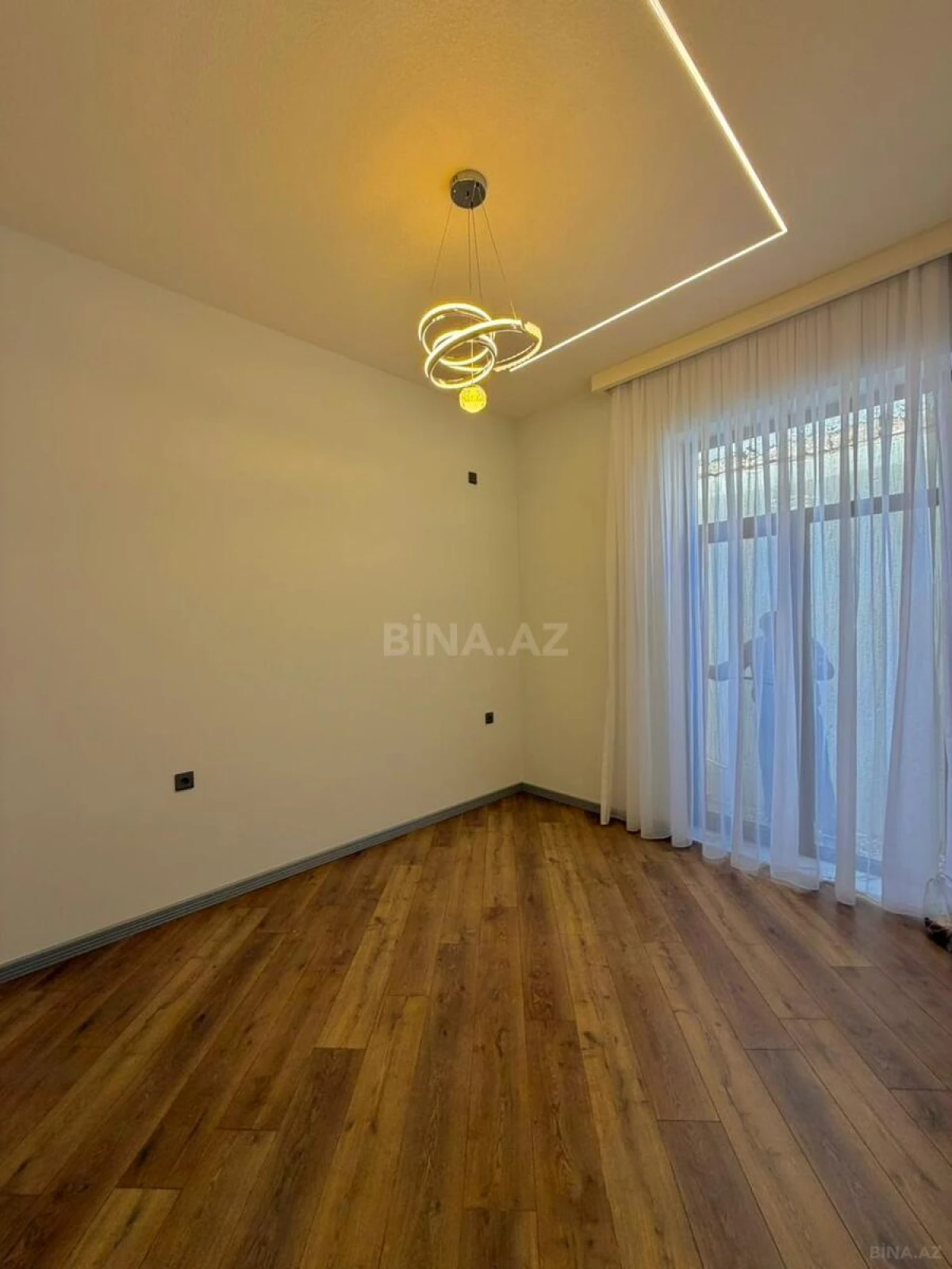 Satılır 4 otaqlı həyət evi 135 m²