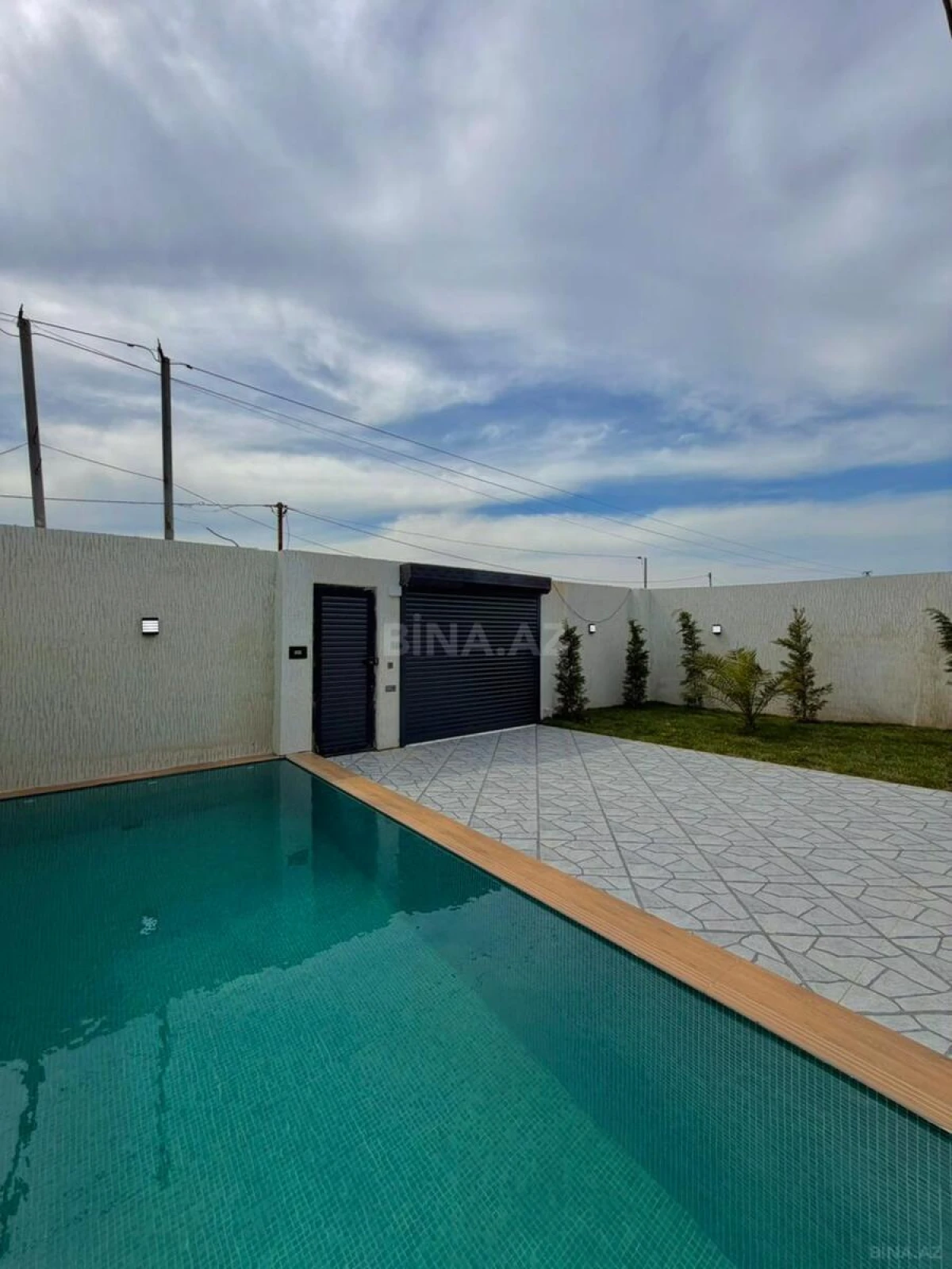 Satılır 4 otaqlı həyət evi 135 m²