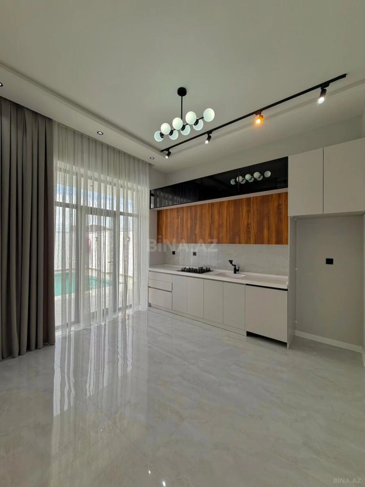 Satılır 4 otaqlı həyət evi 145 m²