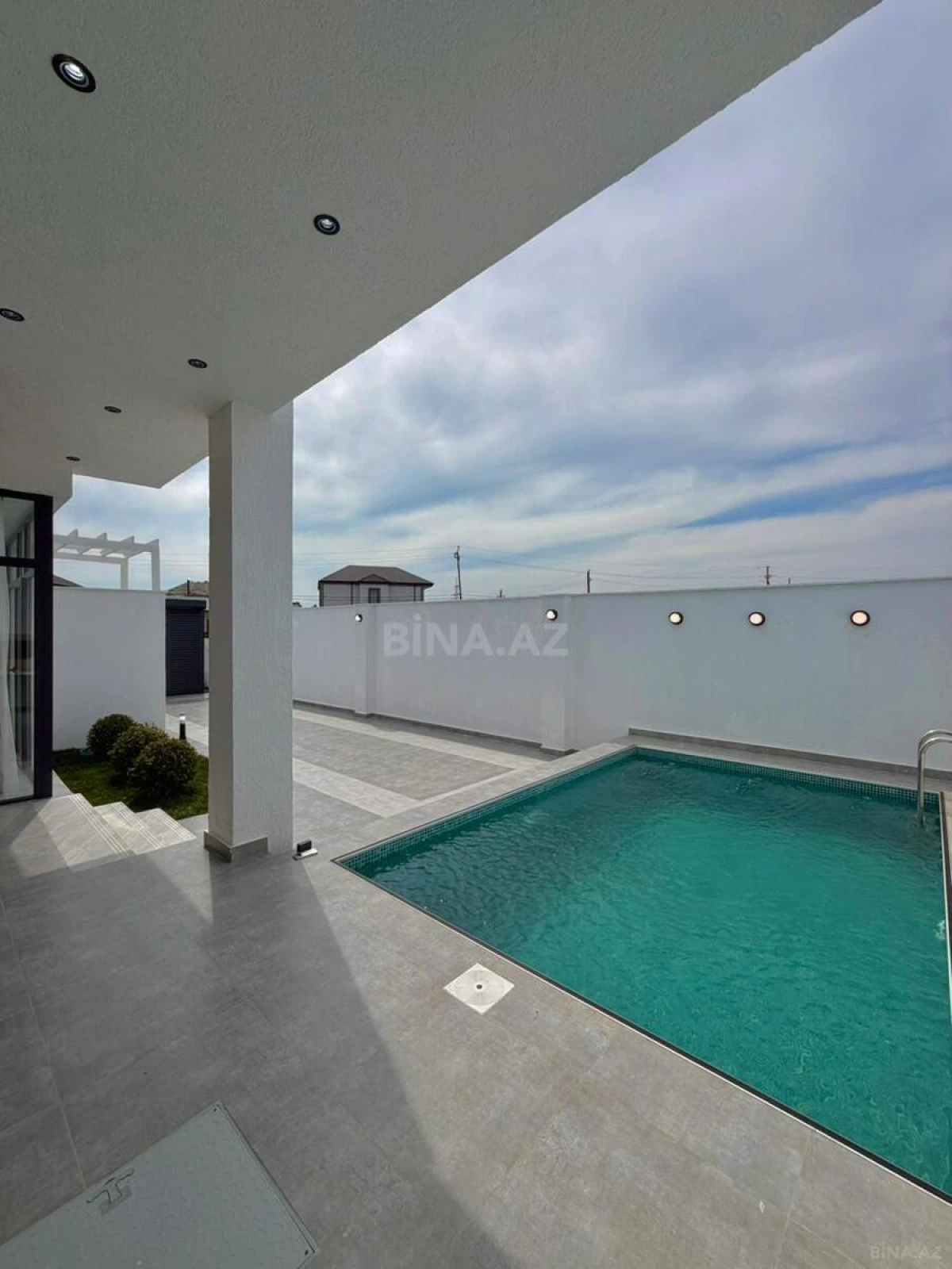 Satılır 4 otaqlı həyət evi 145 m²