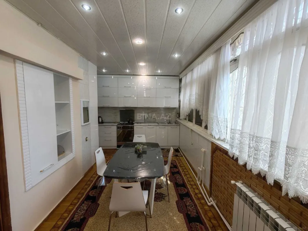 Kirayə verilir 3 otaqlı mənzil 140 m²