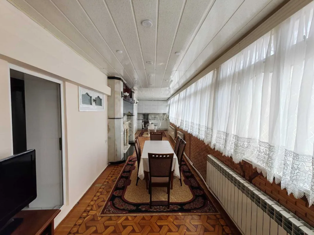 Kirayə verilir 3 otaqlı mənzil 140 m²