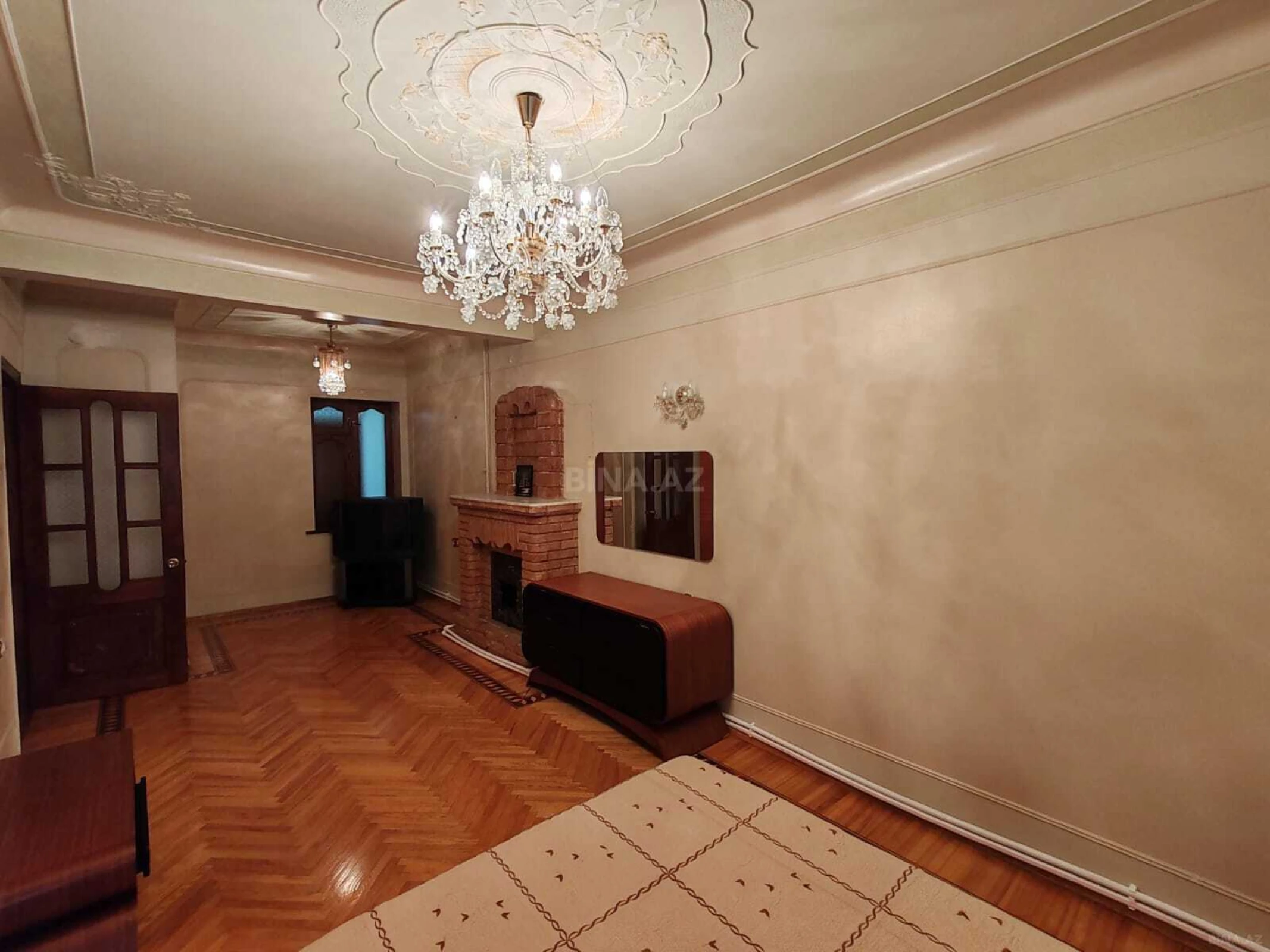 Kirayə verilir 3 otaqlı mənzil 140 m²