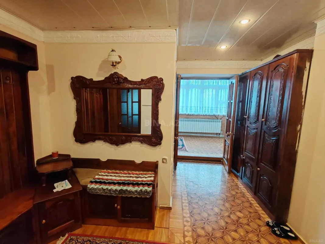 Kirayə verilir 3 otaqlı mənzil 140 m²
