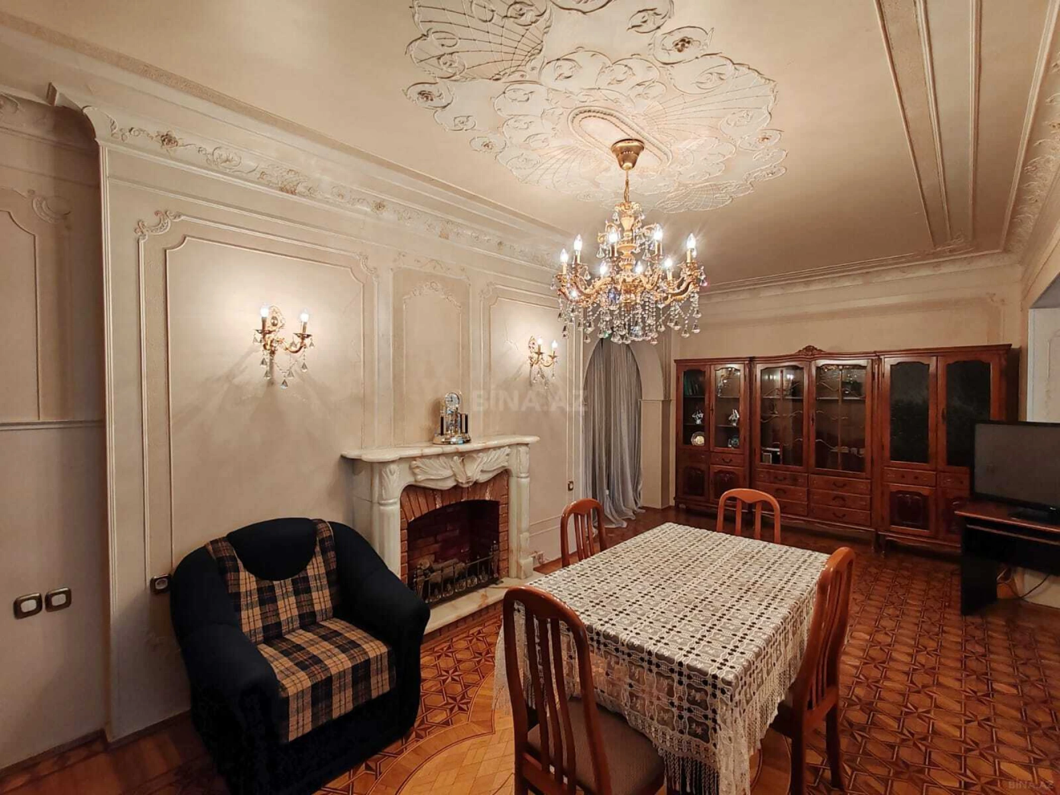 Kirayə verilir 3 otaqlı mənzil 140 m²