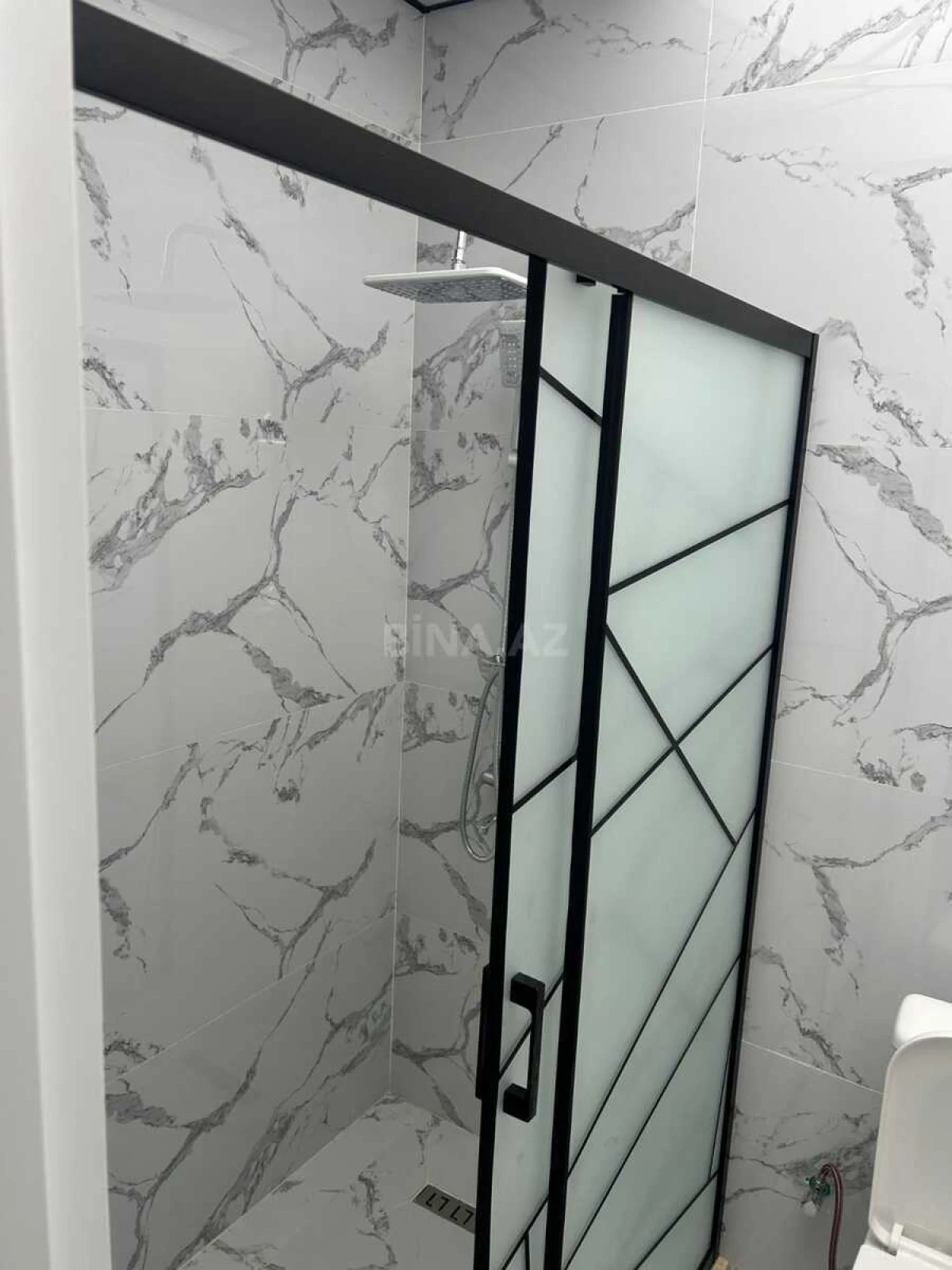 Kirayə verilir 2 otaqlı mənzil 77 m²