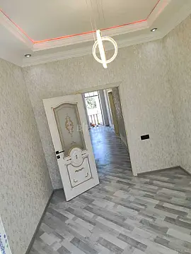 Satılır 4 otaqlı həyət evi 195 m²