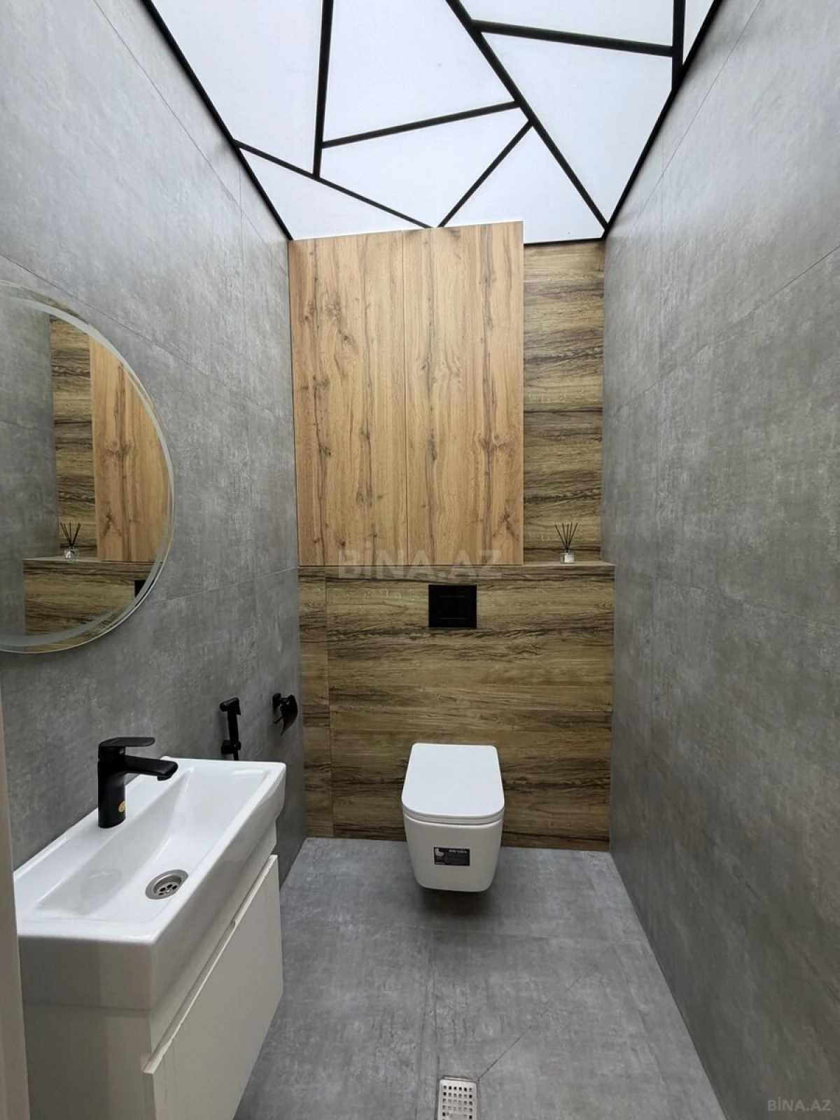 Satılır 3 otaqlı mənzil 105 m²