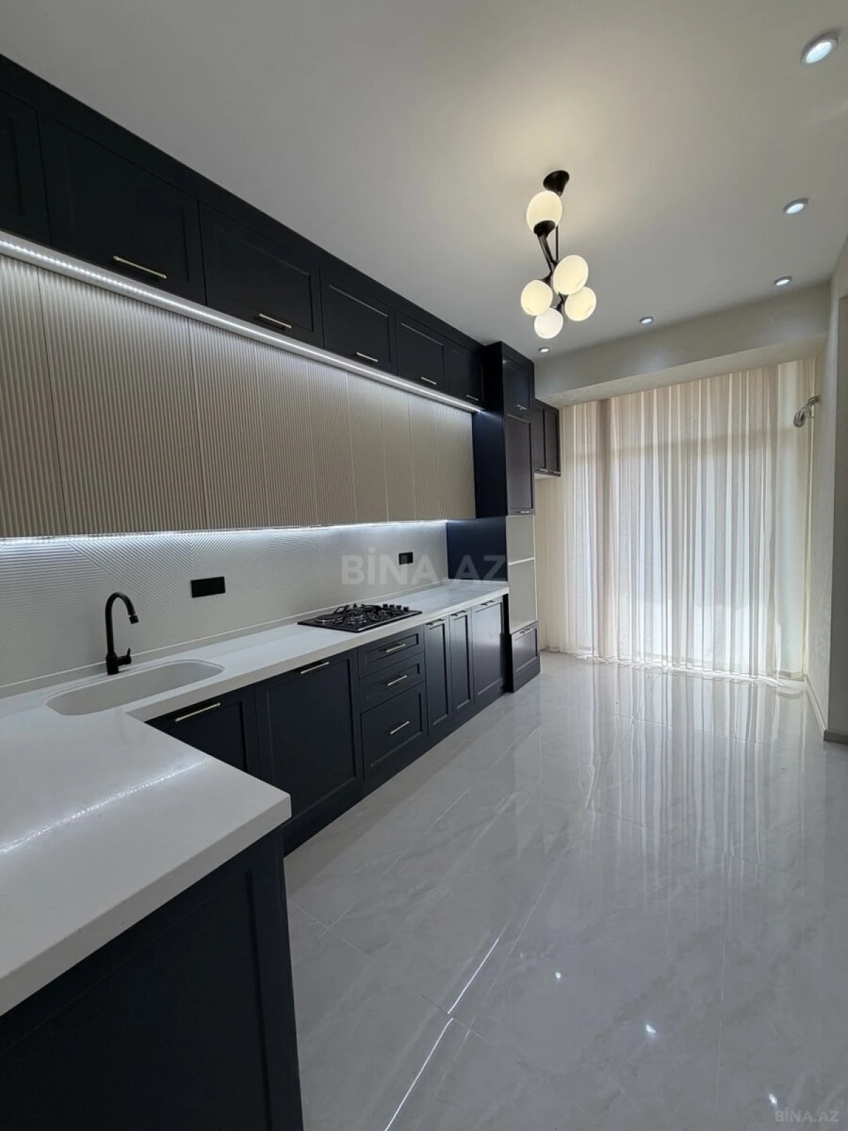 Satılır 3 otaqlı mənzil 105 m²