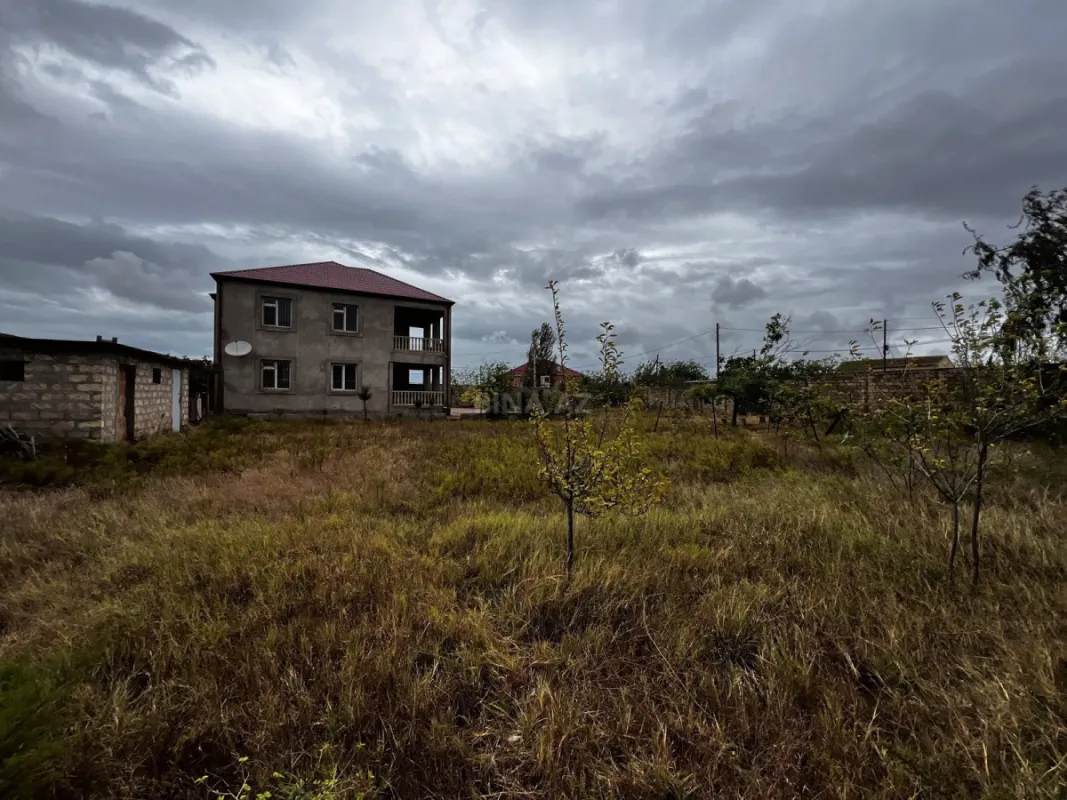 Satılır 4 otaqlı həyət evi 330 m²