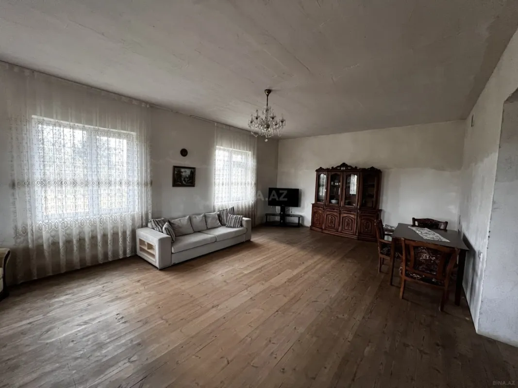 Satılır 4 otaqlı həyət evi 330 m²