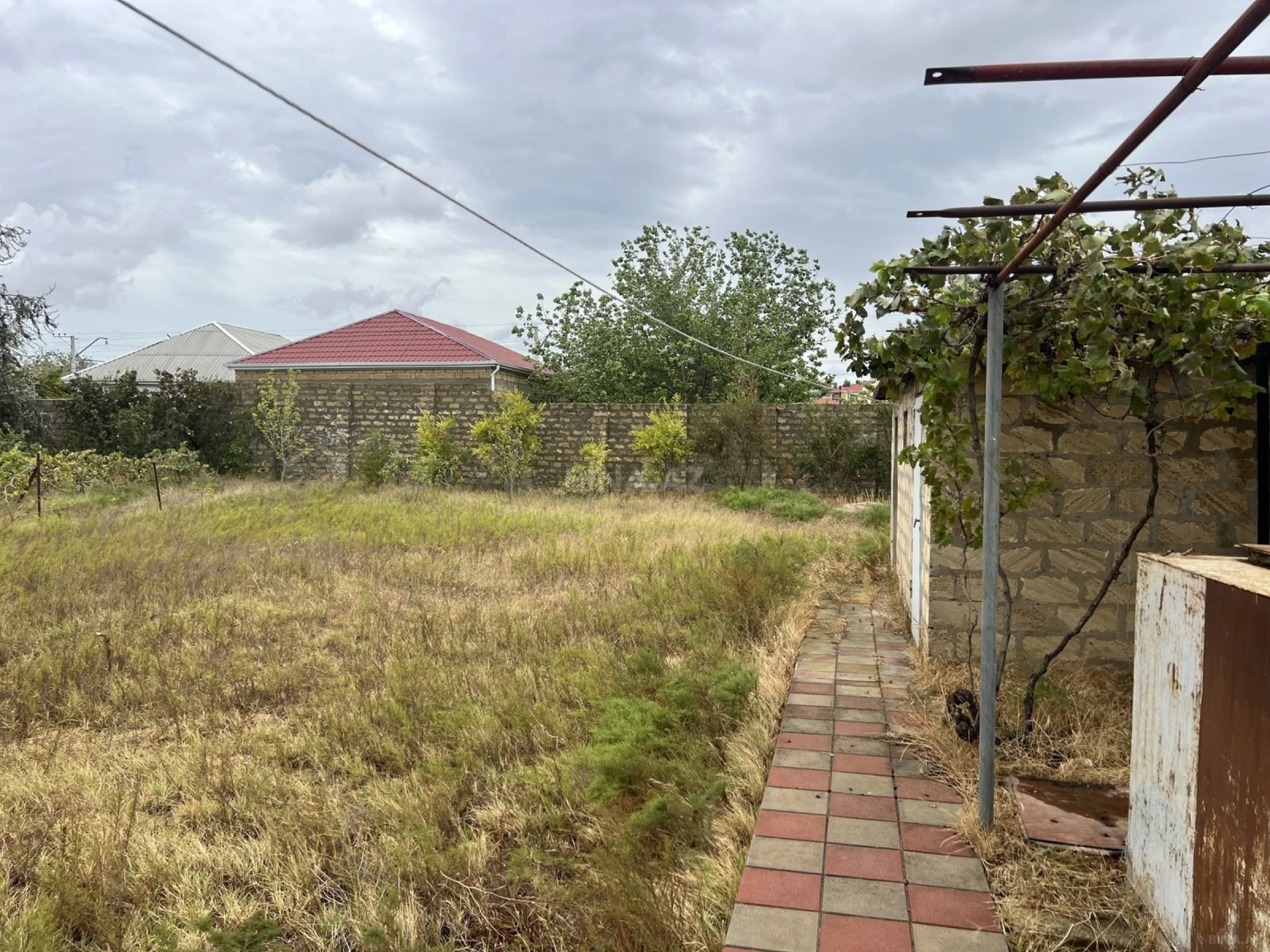 Satılır 4 otaqlı həyət evi 330 m²