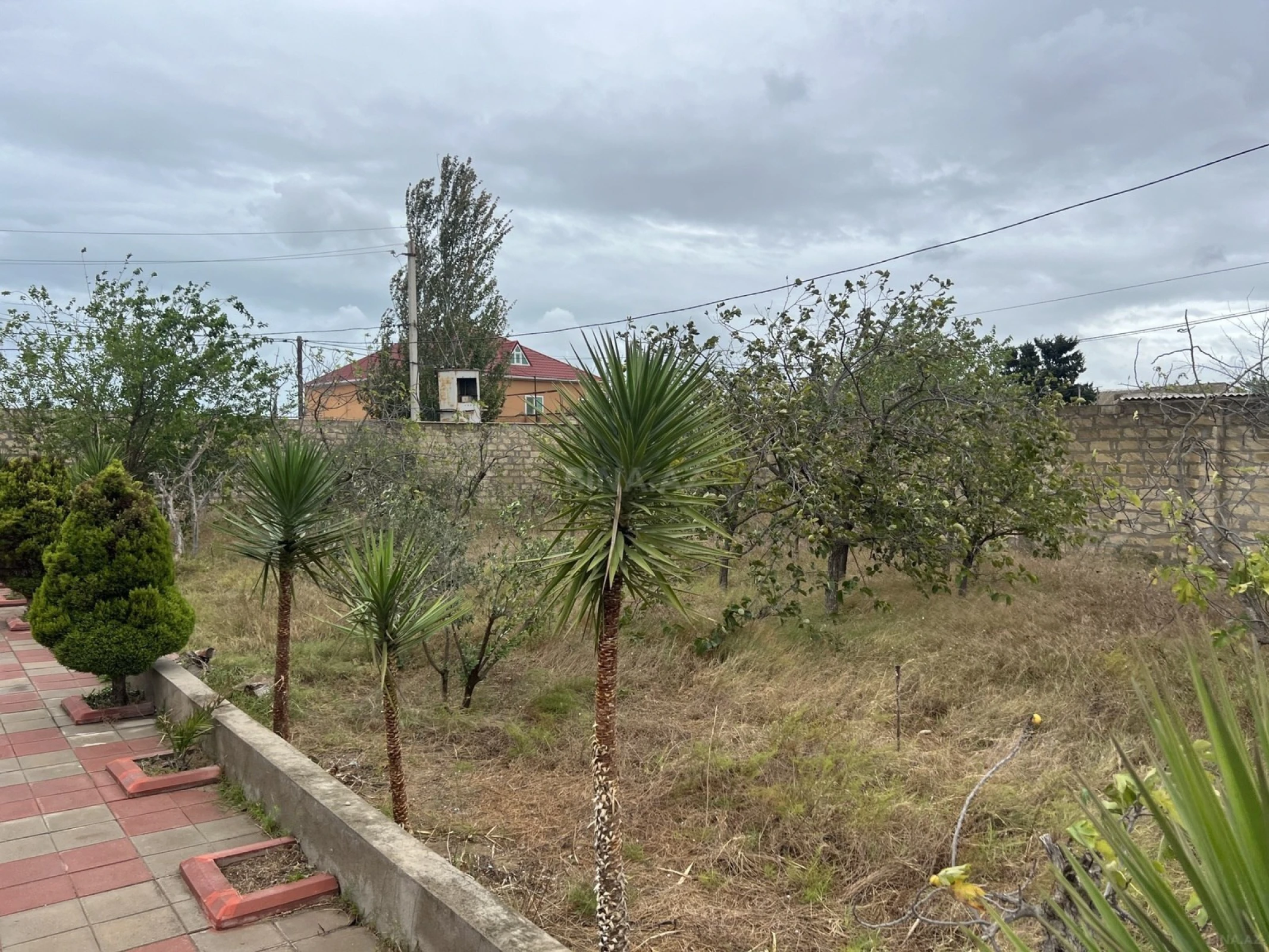 Satılır 4 otaqlı həyət evi 330 m²