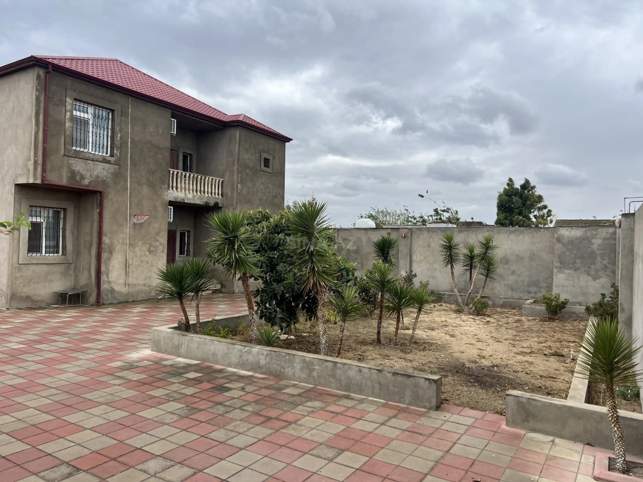Satılır 4 otaqlı həyət evi 330 m²