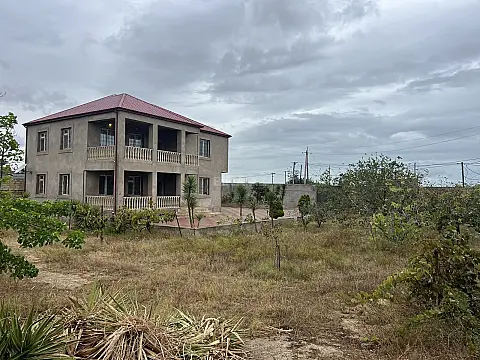 Satılır 4 otaqlı həyət evi 330 m²