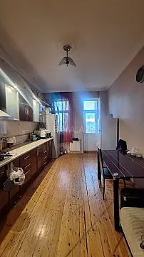 Satılır 2 otaqlı mənzil 94 m²