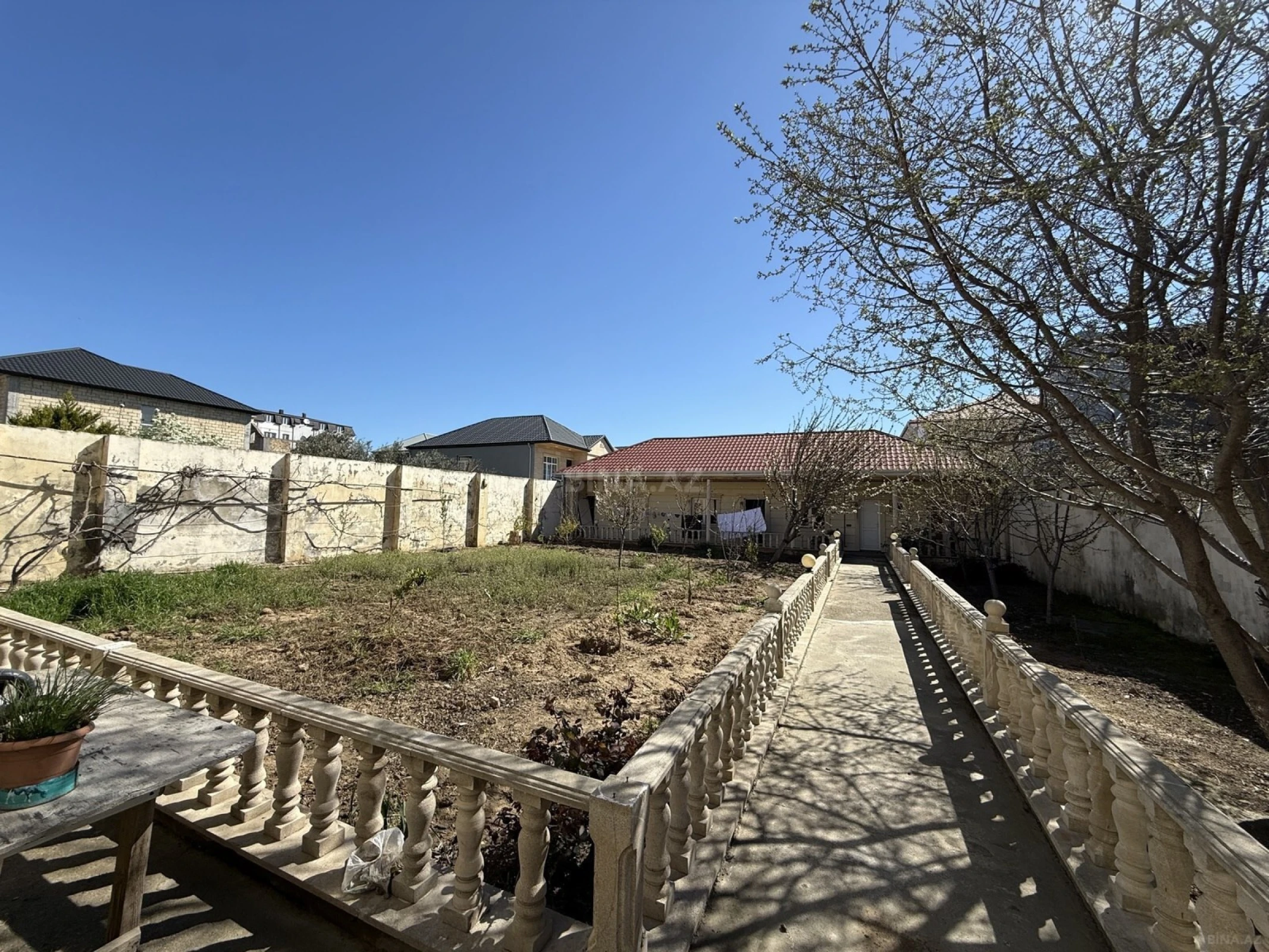 Satılır 5 otaqlı həyət evi 200 m²