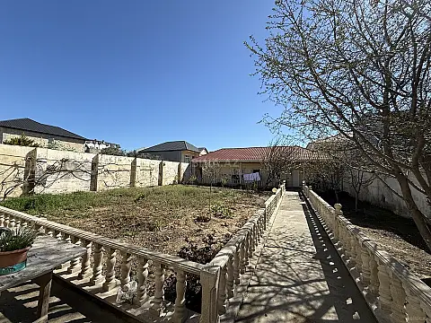 Satılır 5 otaqlı həyət evi 200 m²
