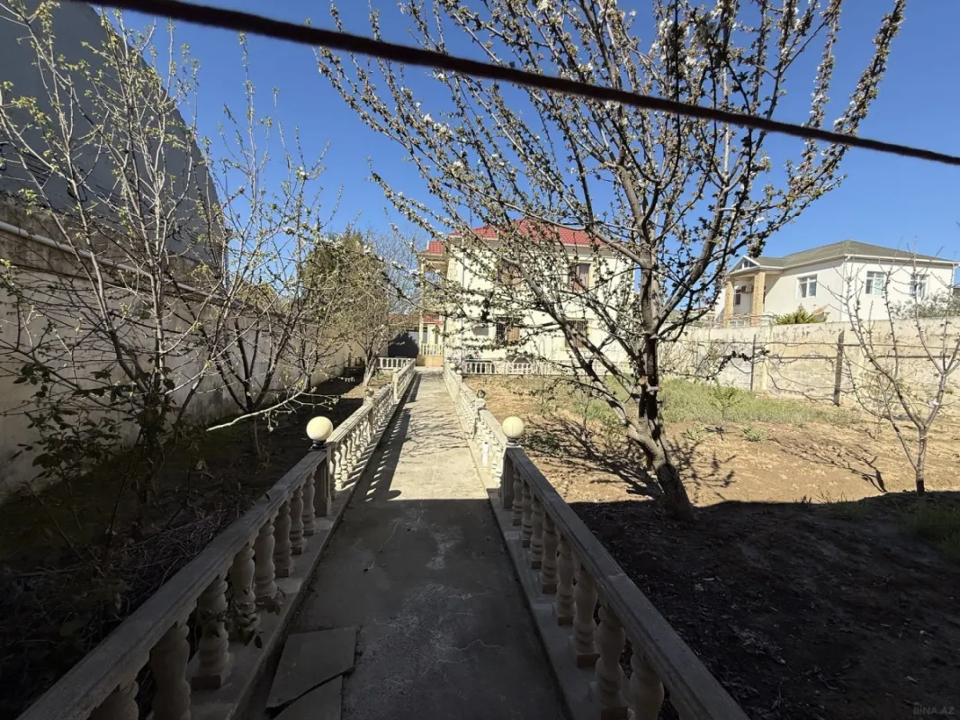 Satılır 5 otaqlı həyət evi 200 m²