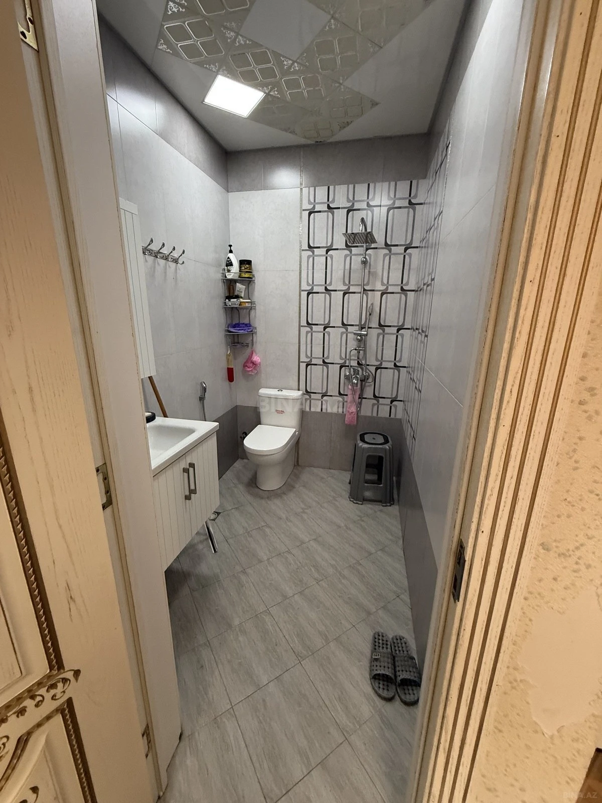 Satılır 5 otaqlı həyət evi 200 m²